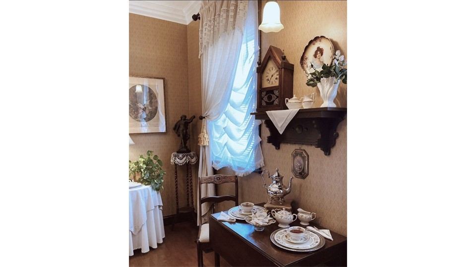 Tea service corner in the Schiller Strasse Parlor Suite
